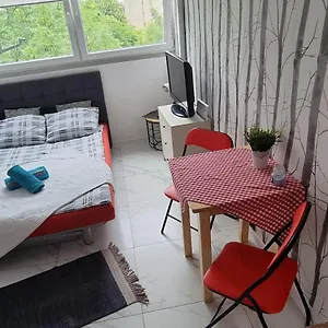 https://night-host-robotnicza.hotelswroclaw.com
