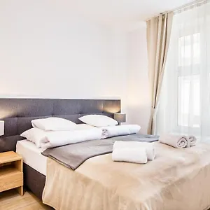 https://old-town-apartments-bosacka-19.krakowhotelspoland.com