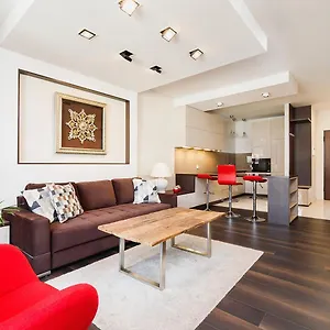 https://apt-with-balcony-and-private-parking-lubicz.krakowhotelspoland.com